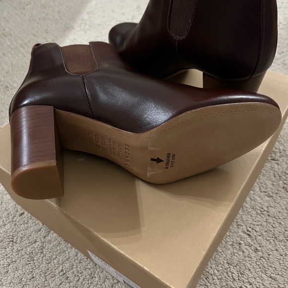 NEW Sézane Brown Leather Ankle Booties - Picture 3 of 5